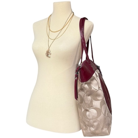 Coach Laura Tote KhakiBerry Style F18335 Signature Jacquard Print Patent Leather - Picture 11 of 12